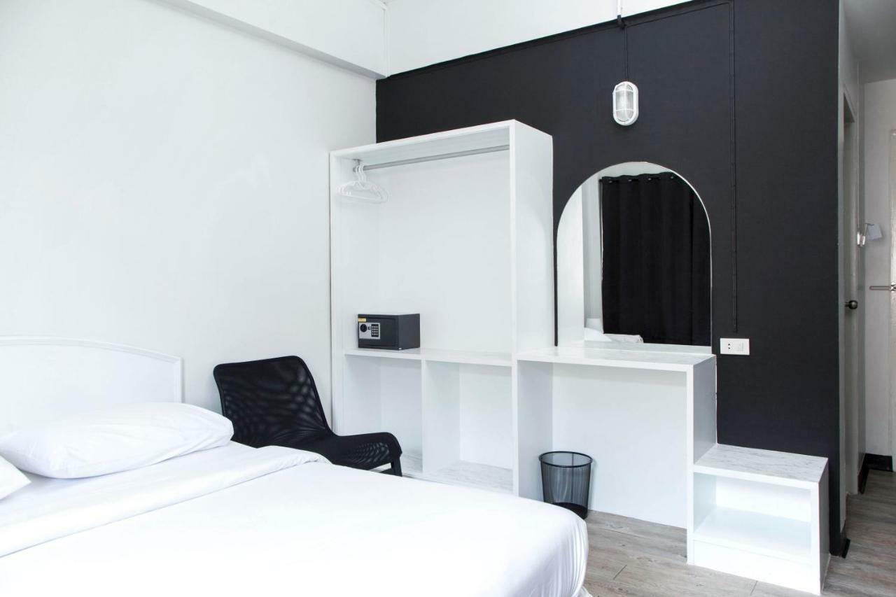 Crystal Hotel Хуахін Екстер'єр фото